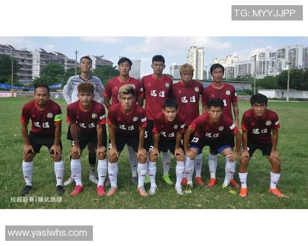 香港足球明星联袂献唱盛典激情四溢点燃球迷热情的音乐之夜